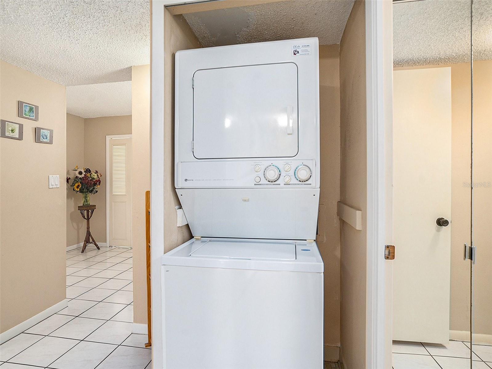 Image 22 of 29 For 830 Gulfview Boulevard 102