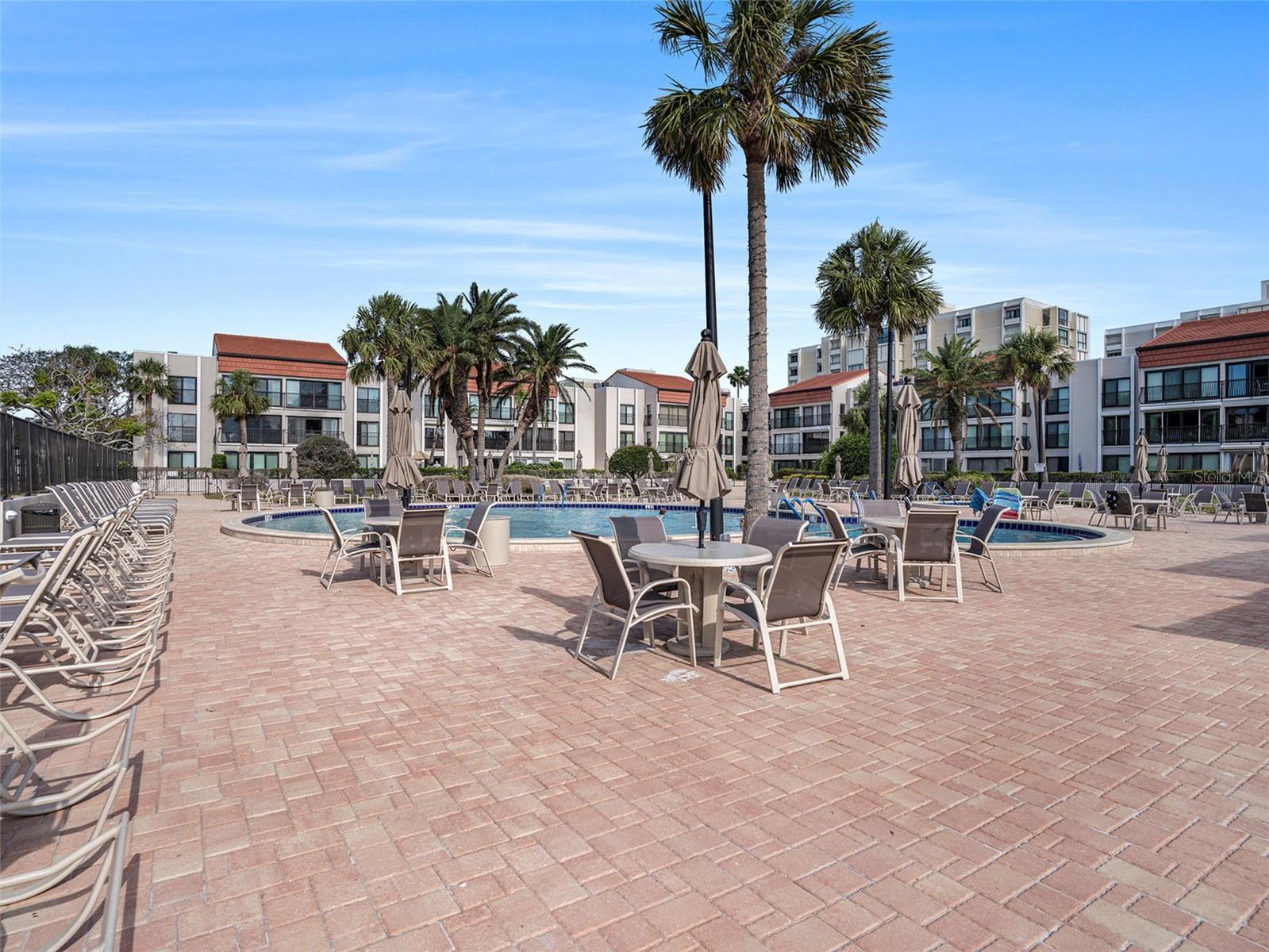 Image 25 of 29 For 830 Gulfview Boulevard 102