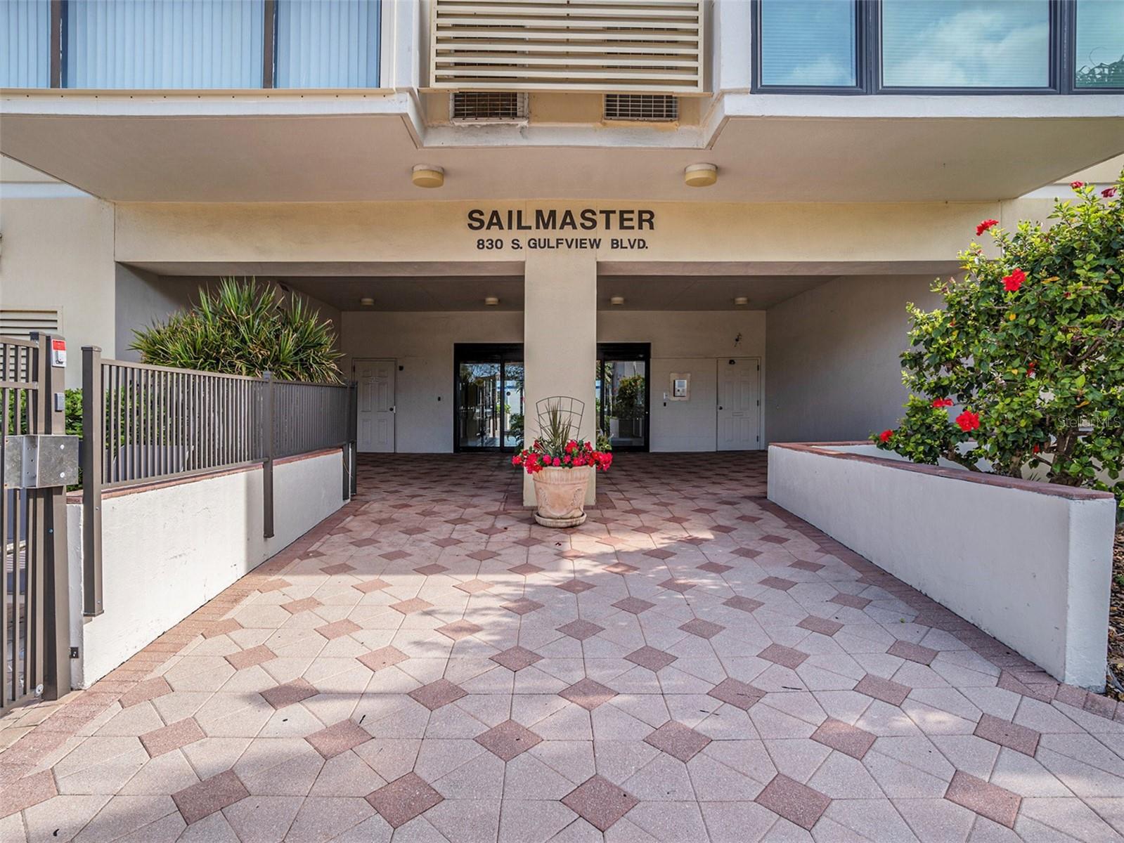 Image 3 of 29 For 830 Gulfview Boulevard 102