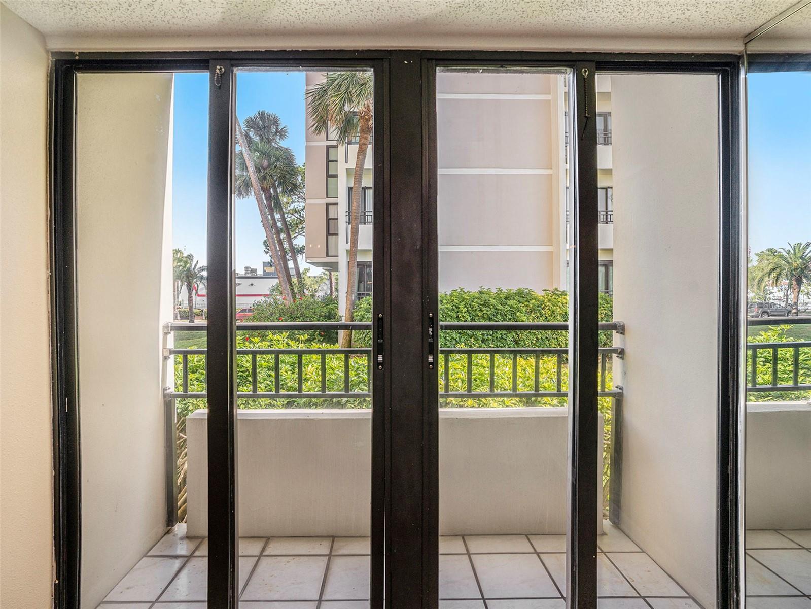 Image 6 of 29 For 830 Gulfview Boulevard 102