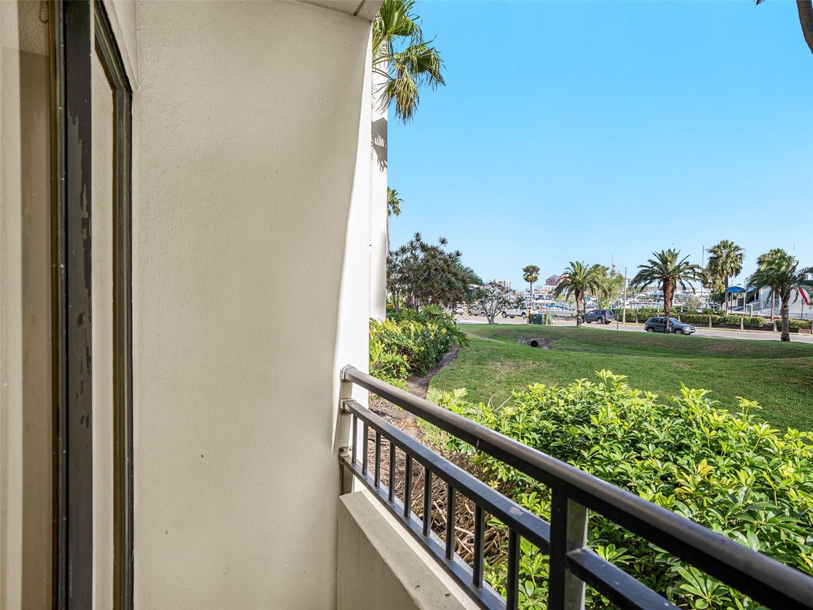 Image 7 of 29 For 830 Gulfview Boulevard 102