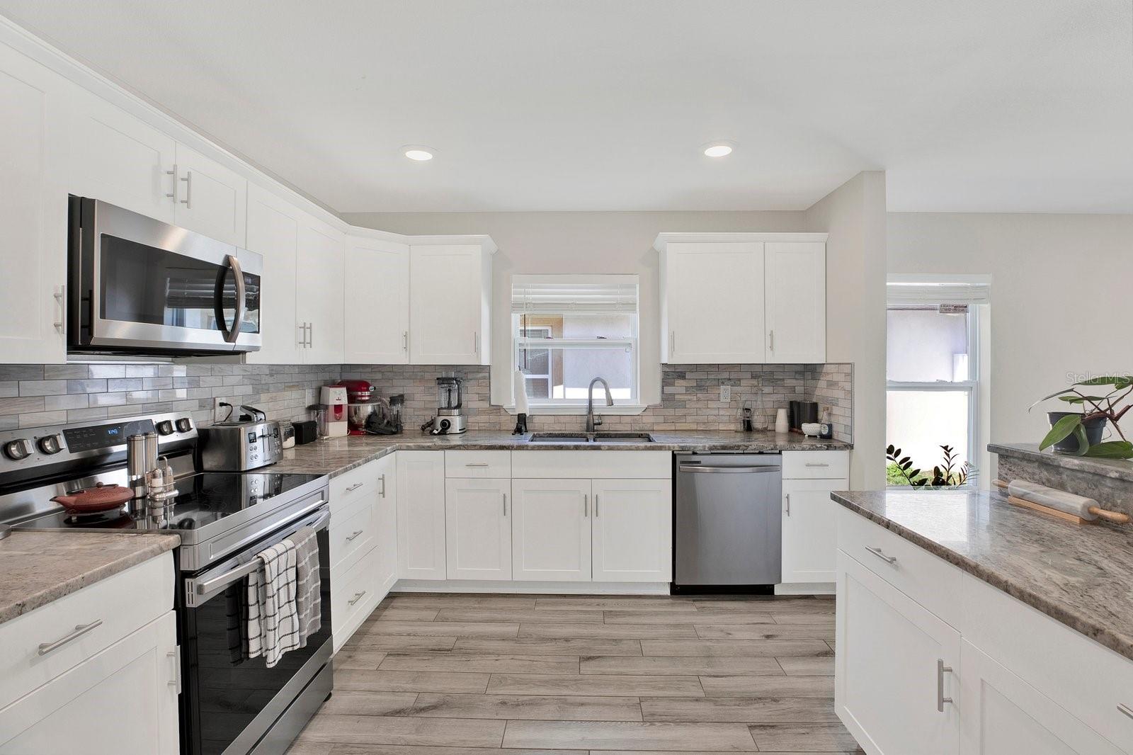 Image 6 of 15 For 3613 21st Avenue S