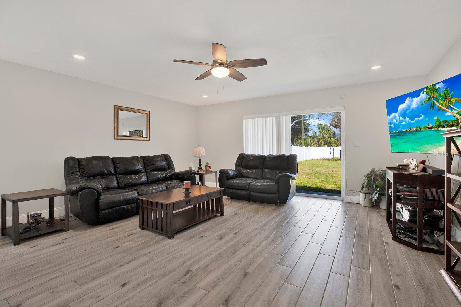 Image 9 of 15 For 3613 21st Avenue S