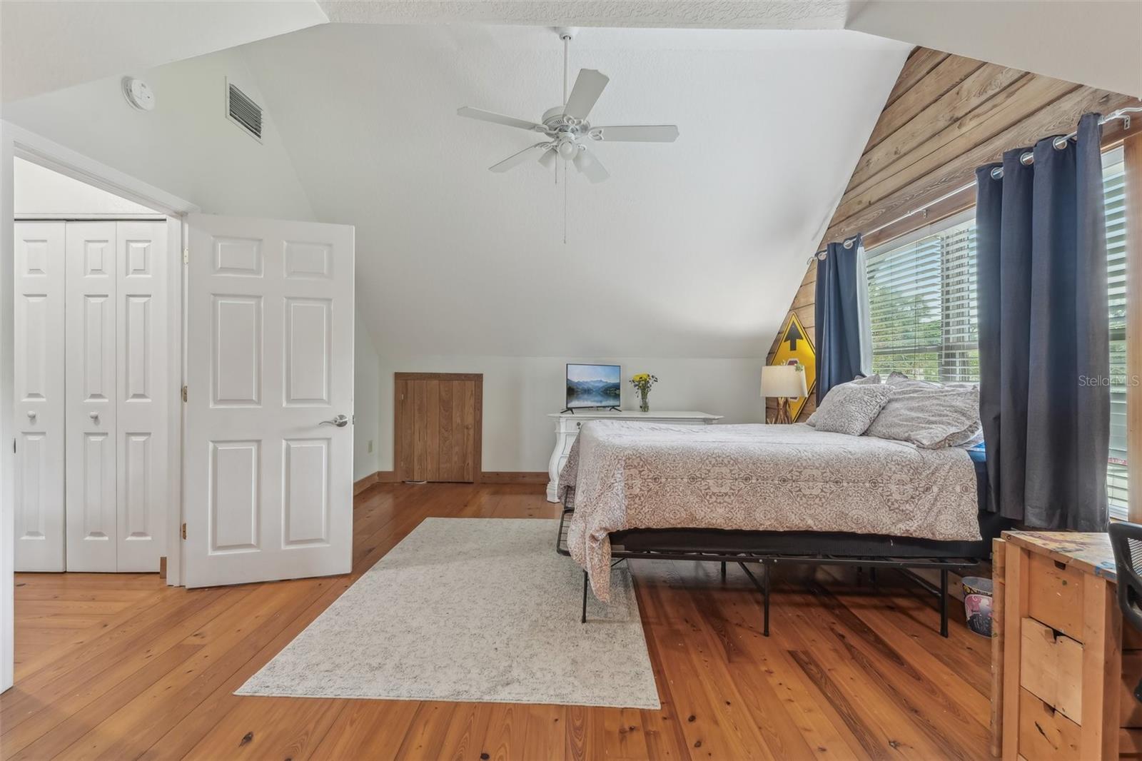 Image 36 of 85 For 5817 Myrtle Lane