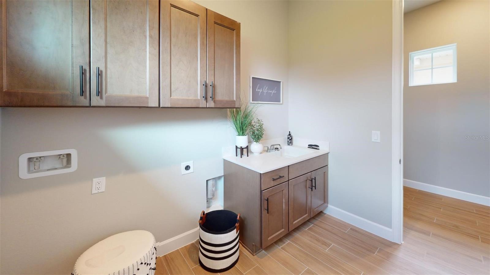 Image 33 of 40 For 426 Bourganville Drive