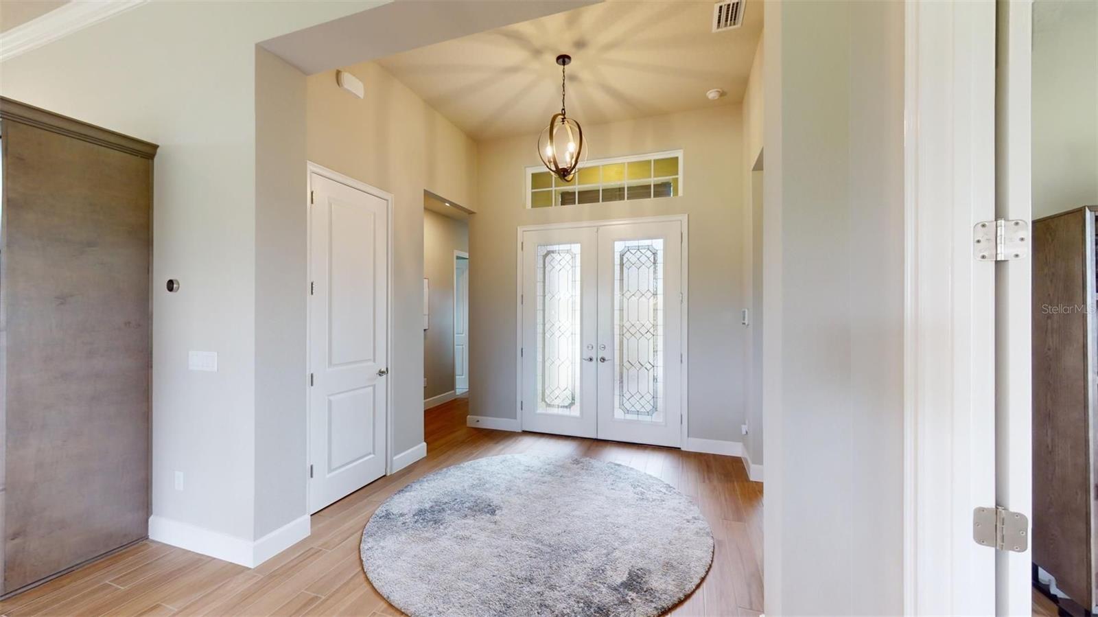 Image 4 of 40 For 426 Bourganville Drive