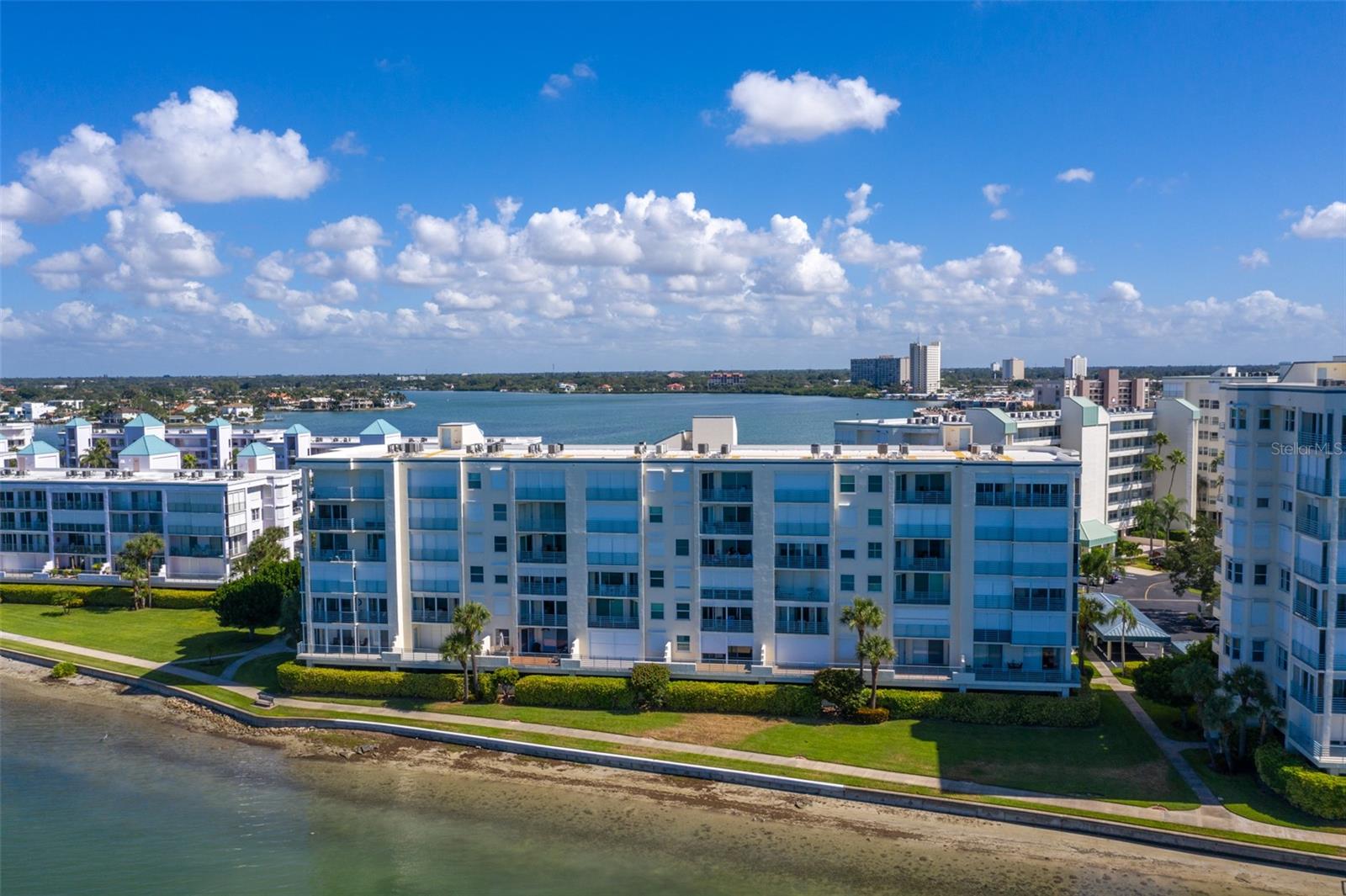 Image 24 of 52 For 7984 Sailboat Key Boulevard S 607