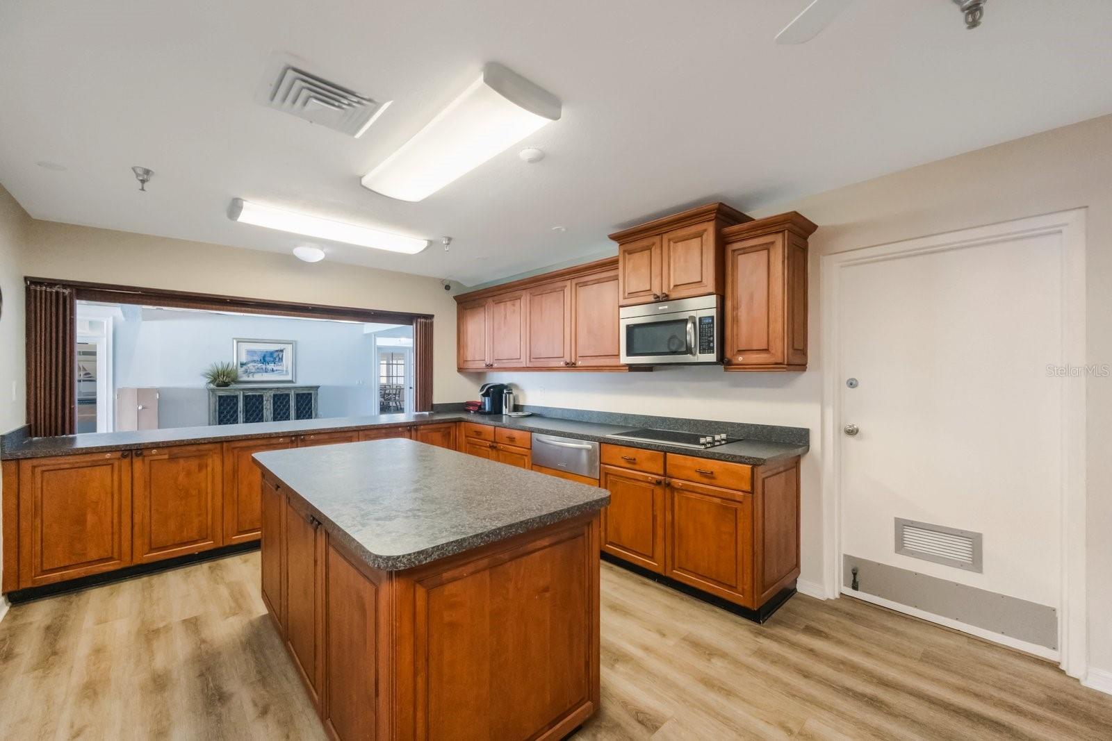 Image 33 of 52 For 7984 Sailboat Key Boulevard S 607