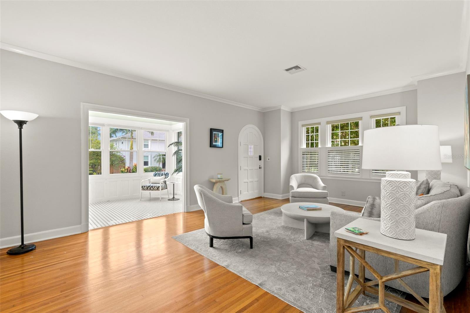 Image 10 of 50 For 626 16th Avenue Ne