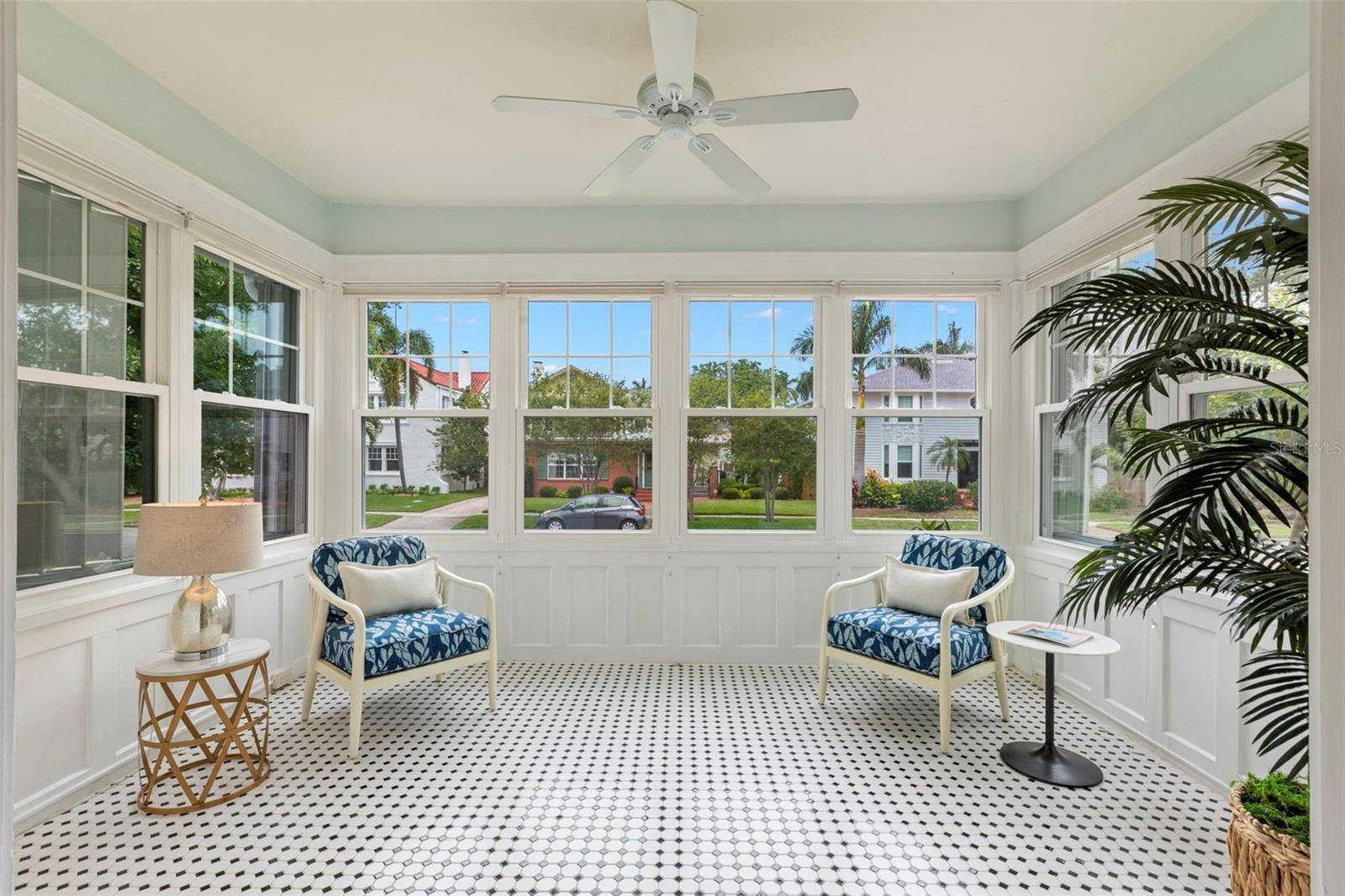 Image 11 of 50 For 626 16th Avenue Ne