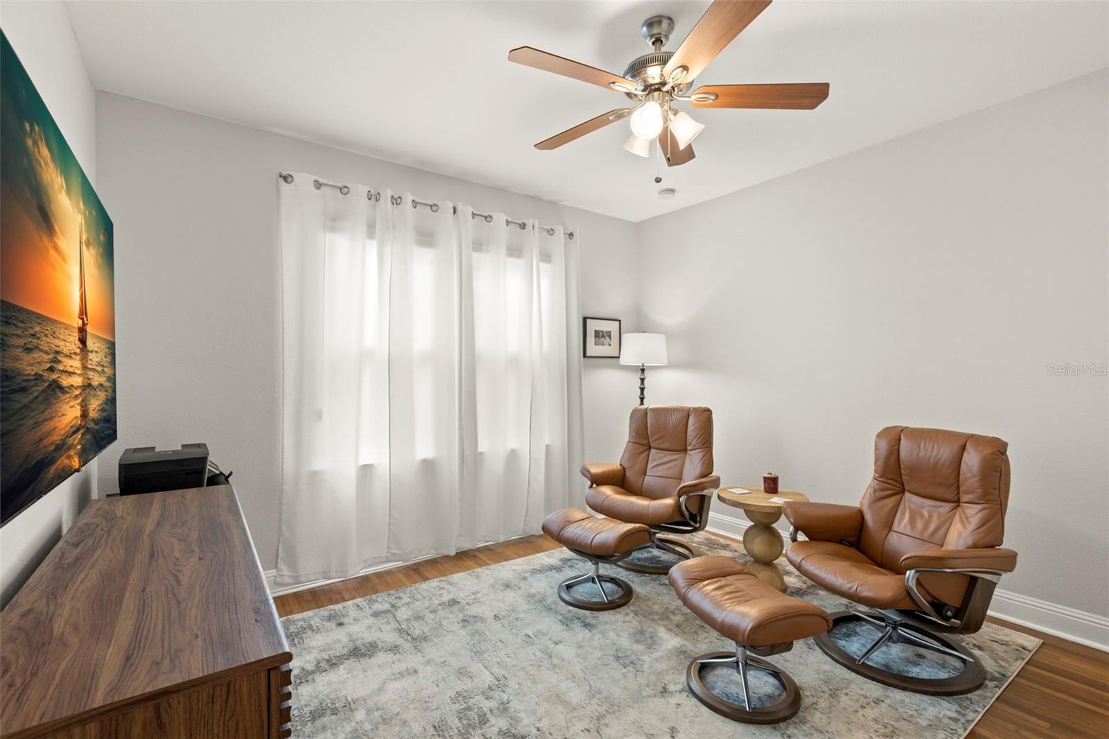 Image 38 of 50 For 626 16th Avenue Ne