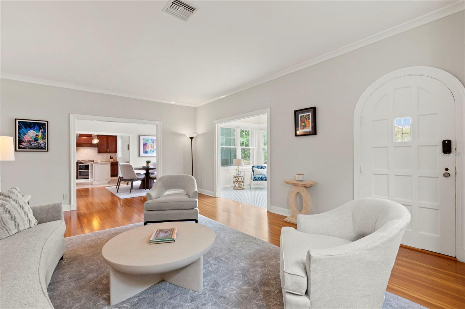 Image 6 of 50 For 626 16th Avenue Ne