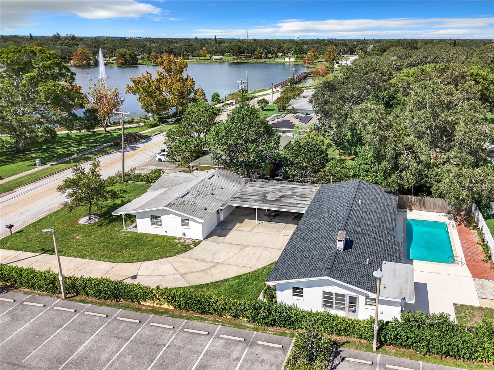 Listing photo id 1 for 405 Lake Drive