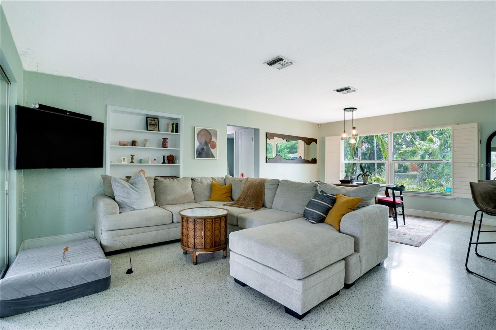 Image 10 of 30 For 5 Mercury Avenue