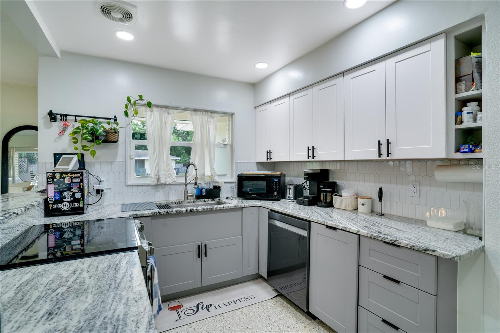 Image 12 of 30 For 5 Mercury Avenue