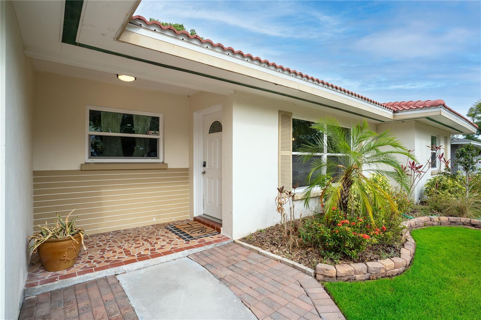 Image 4 of 30 For 5 Mercury Avenue