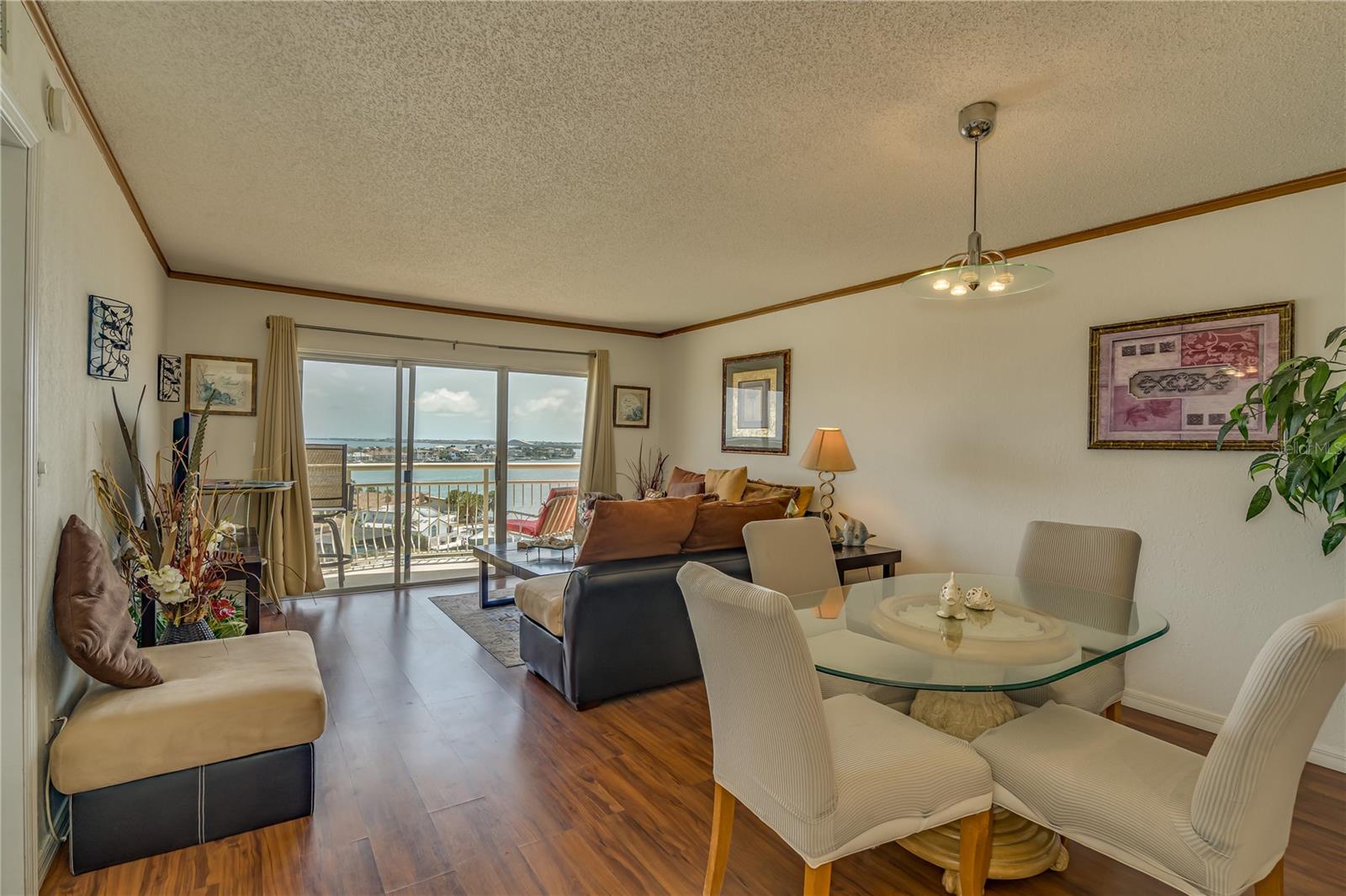 Image 9 of 40 For 4900 Brittany Drive S 910