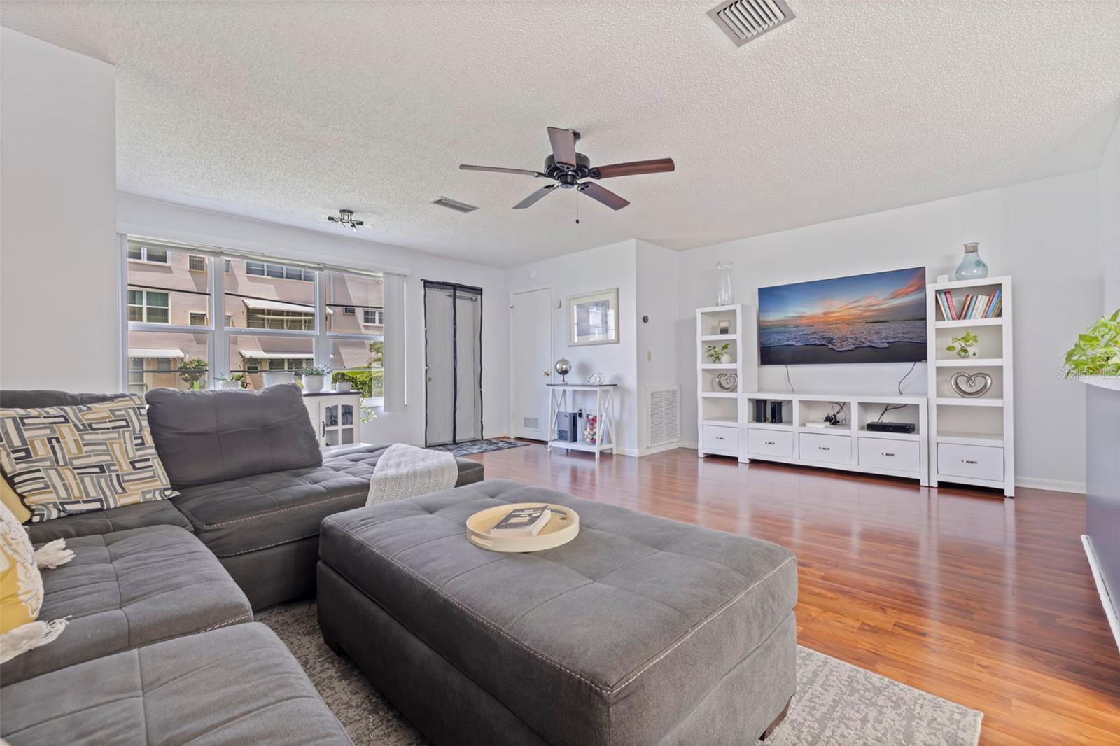 Image 7 of 36 For 5603 80th Street N 107
