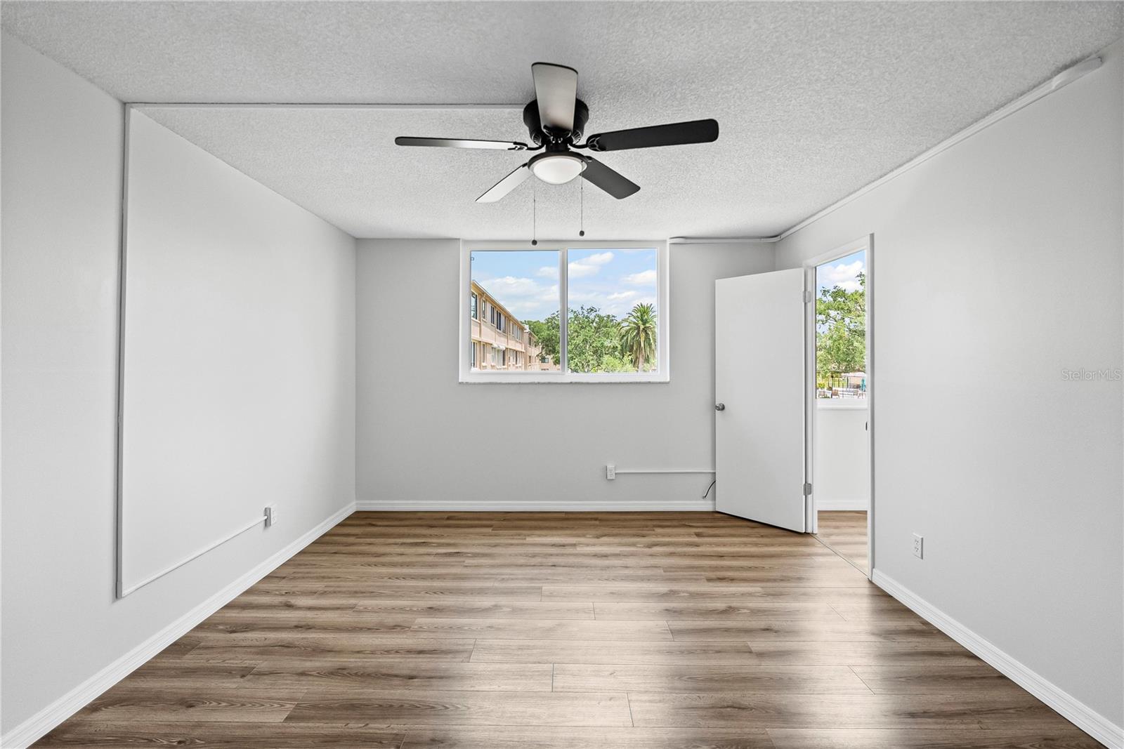 Image 14 of 38 For 5095 Bay Street Ne 210