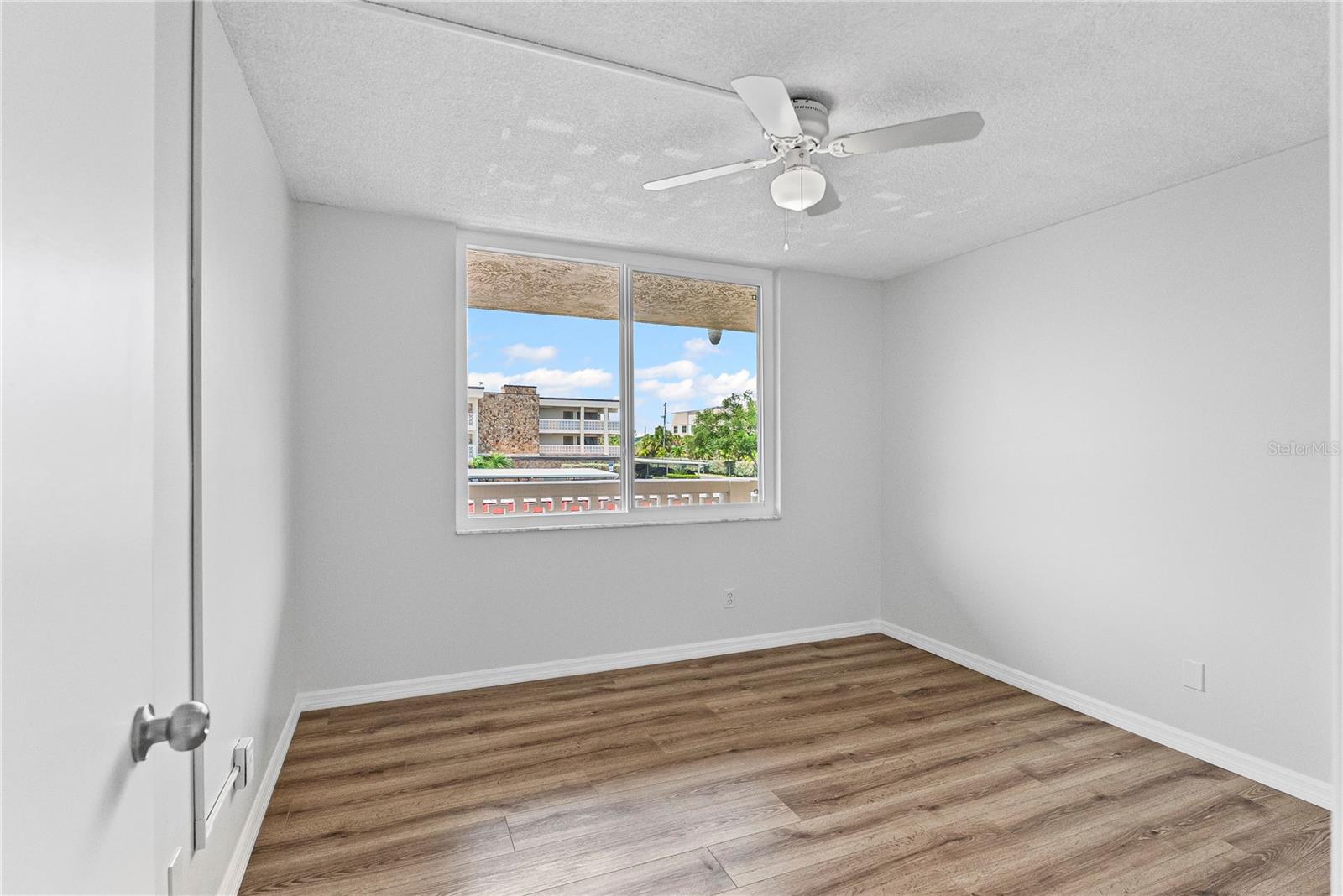 Image 19 of 38 For 5095 Bay Street Ne 210
