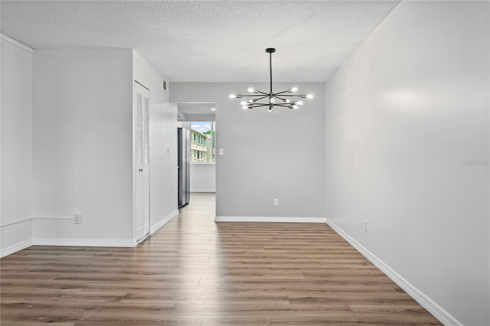 Image 6 of 38 For 5095 Bay Street Ne 210