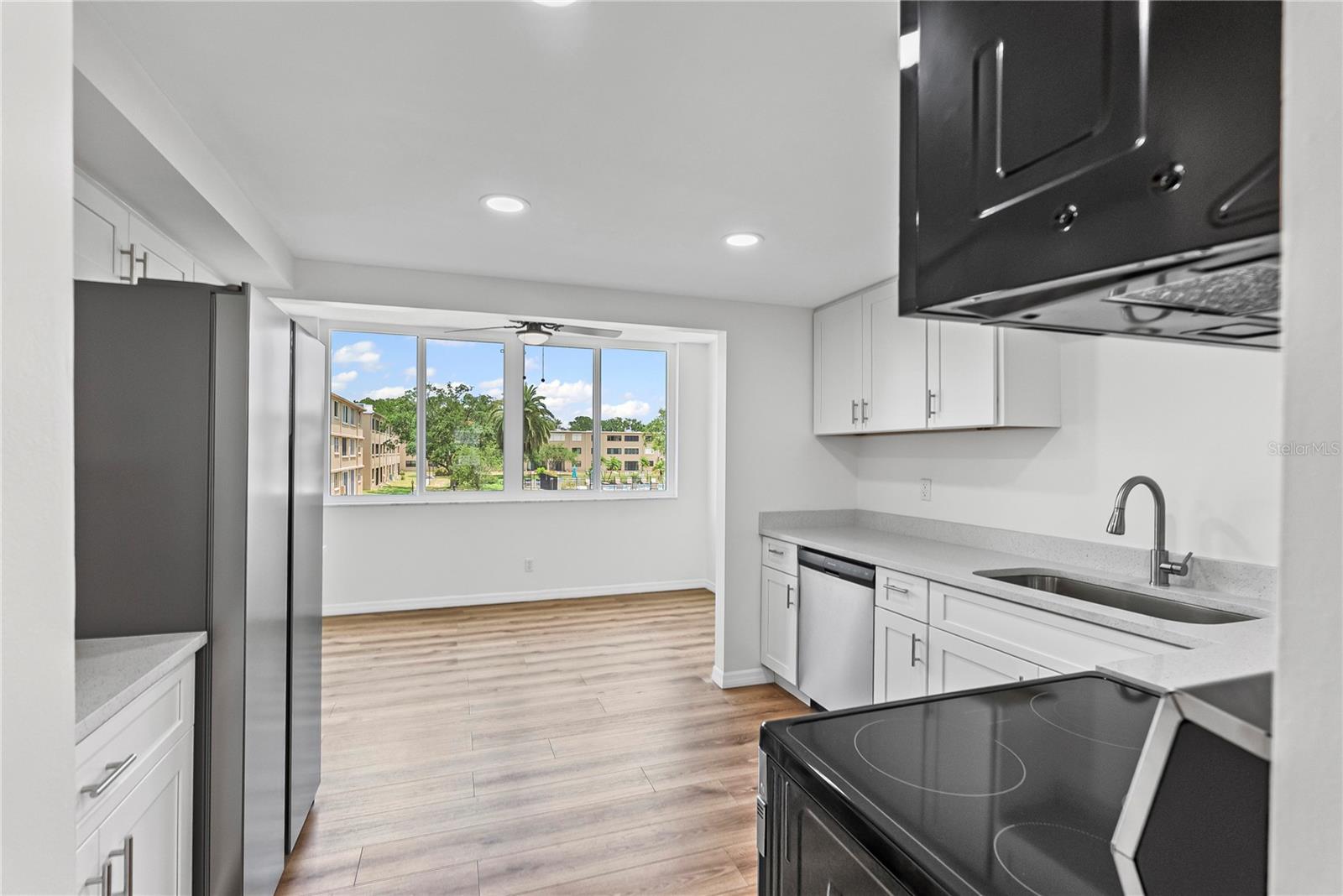 Image 7 of 38 For 5095 Bay Street Ne 210