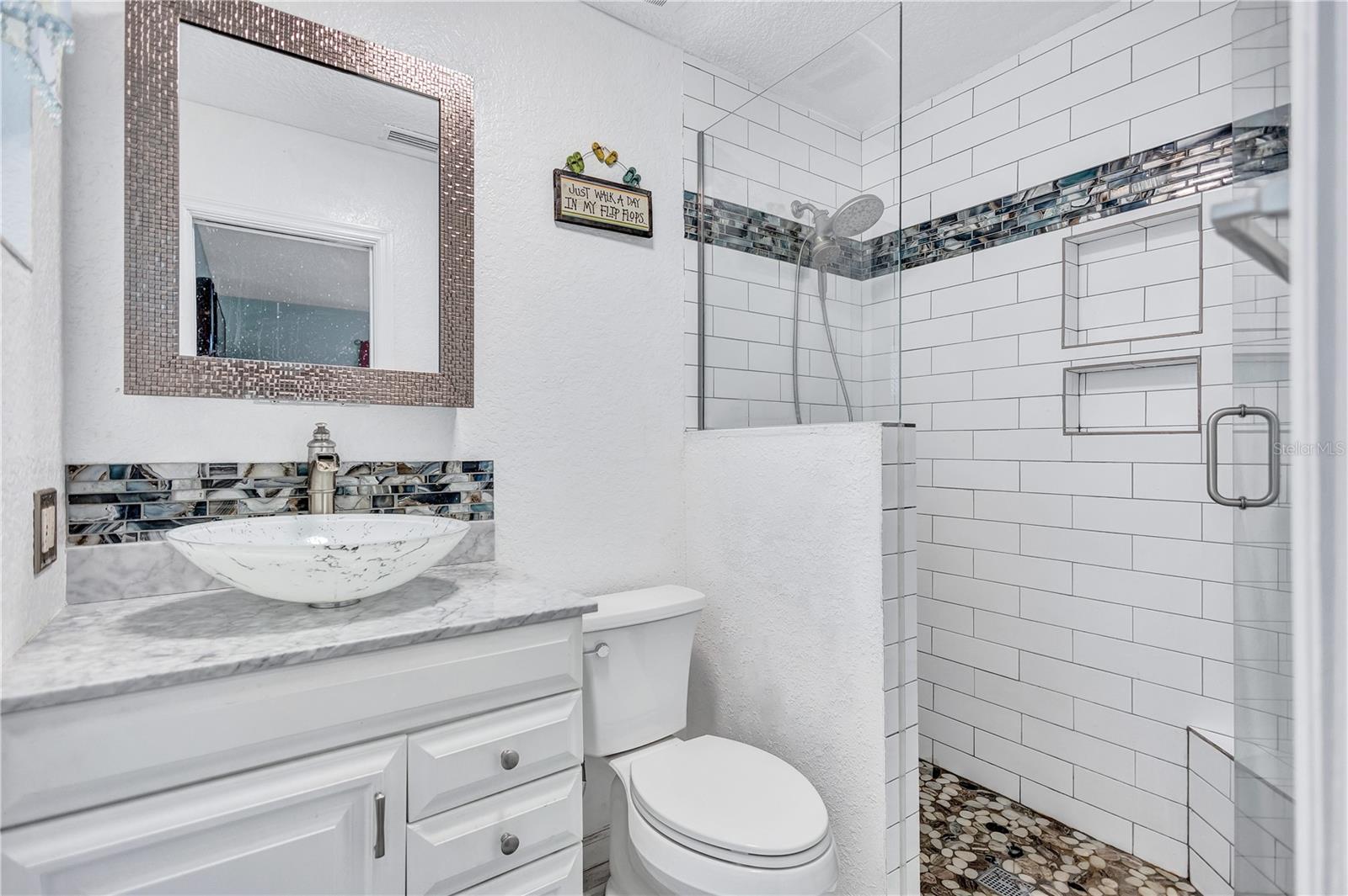 Image 18 of 46 For 2620 49th Avenue N