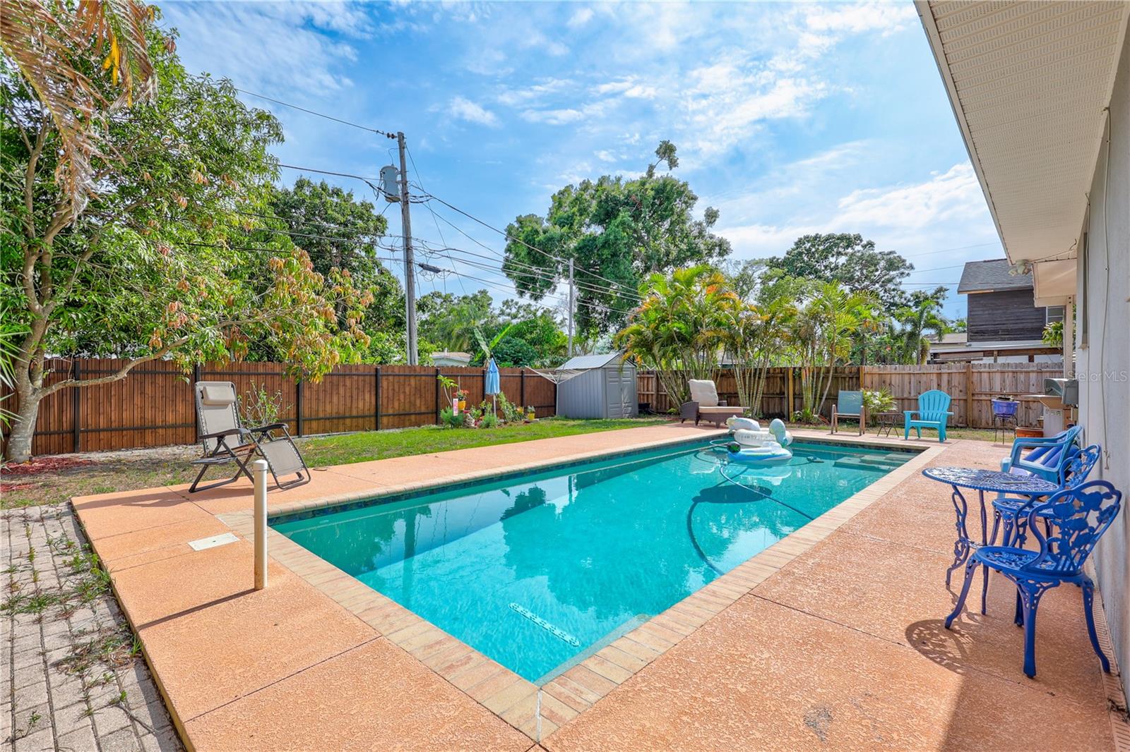Image 4 of 46 For 2620 49th Avenue N