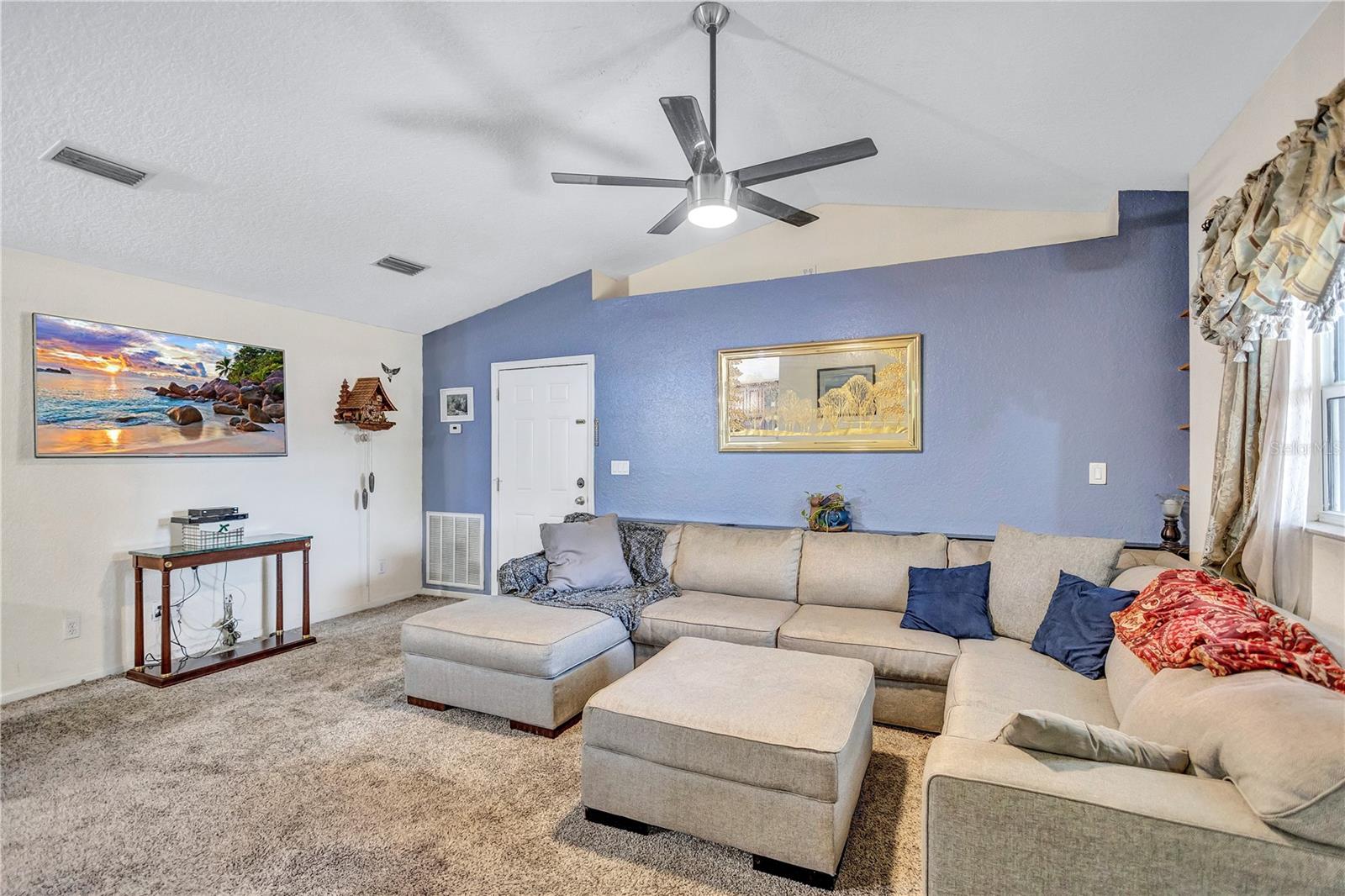 Image 7 of 46 For 2620 49th Avenue N