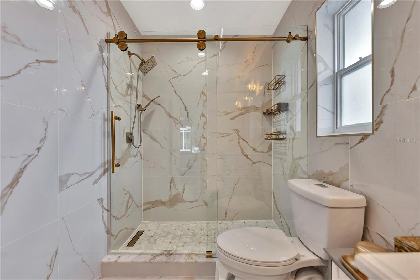 Listing photo id 23 for 8740 15th Street N