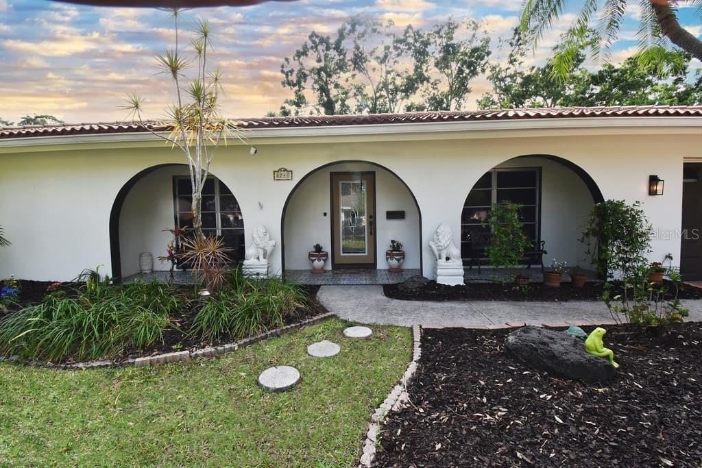 Listing photo id 35 for 8740 15th Street N