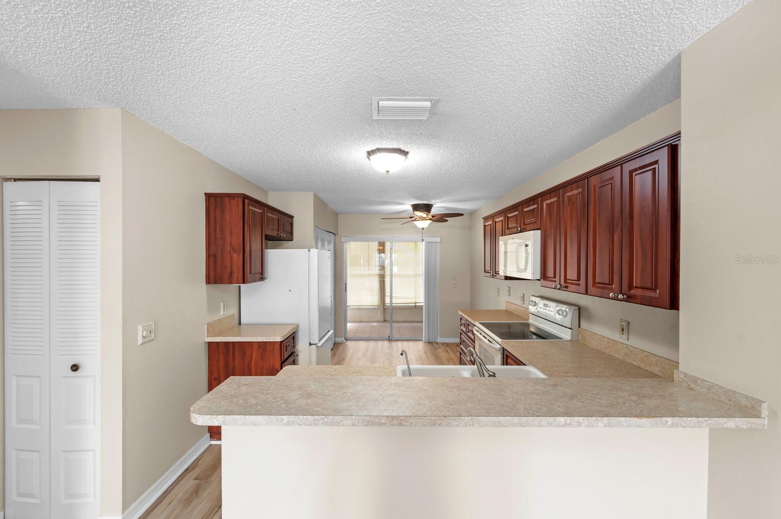 Image 5 of 37 For 7910 Hardwick Drive 717