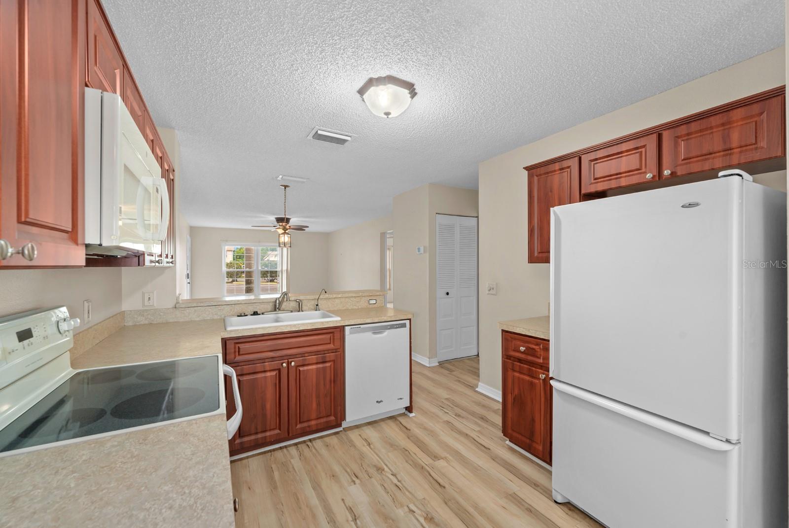 Image 7 of 37 For 7910 Hardwick Drive 717