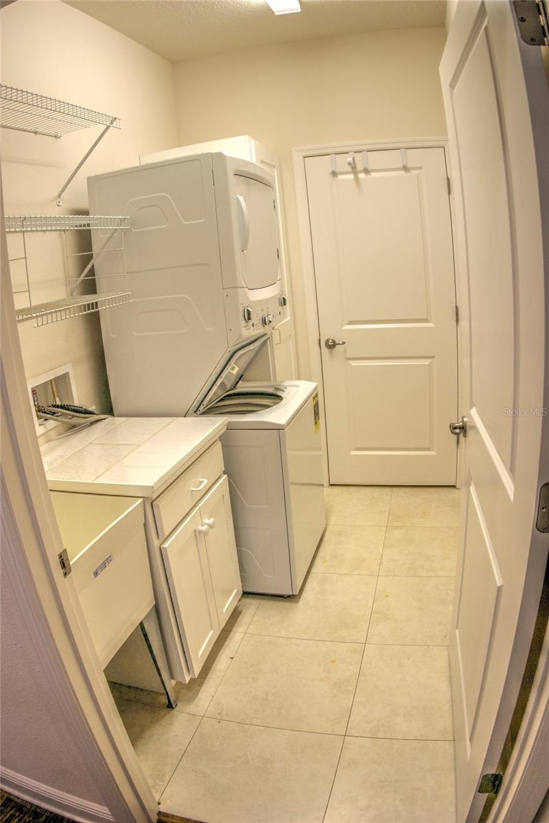 Image 10 of 18 For 6820 Muncaster Court