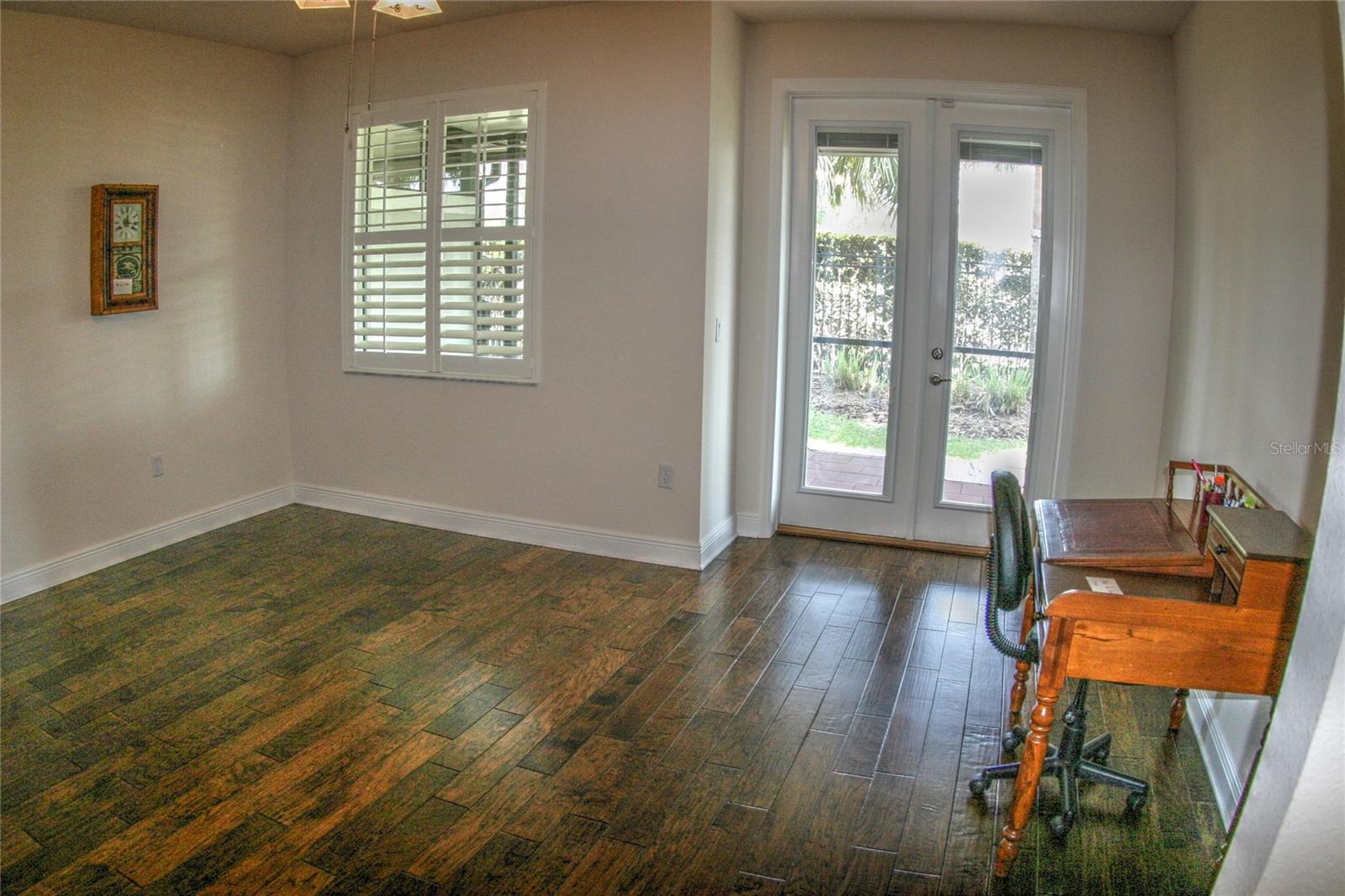 Image 6 of 18 For 6820 Muncaster Court