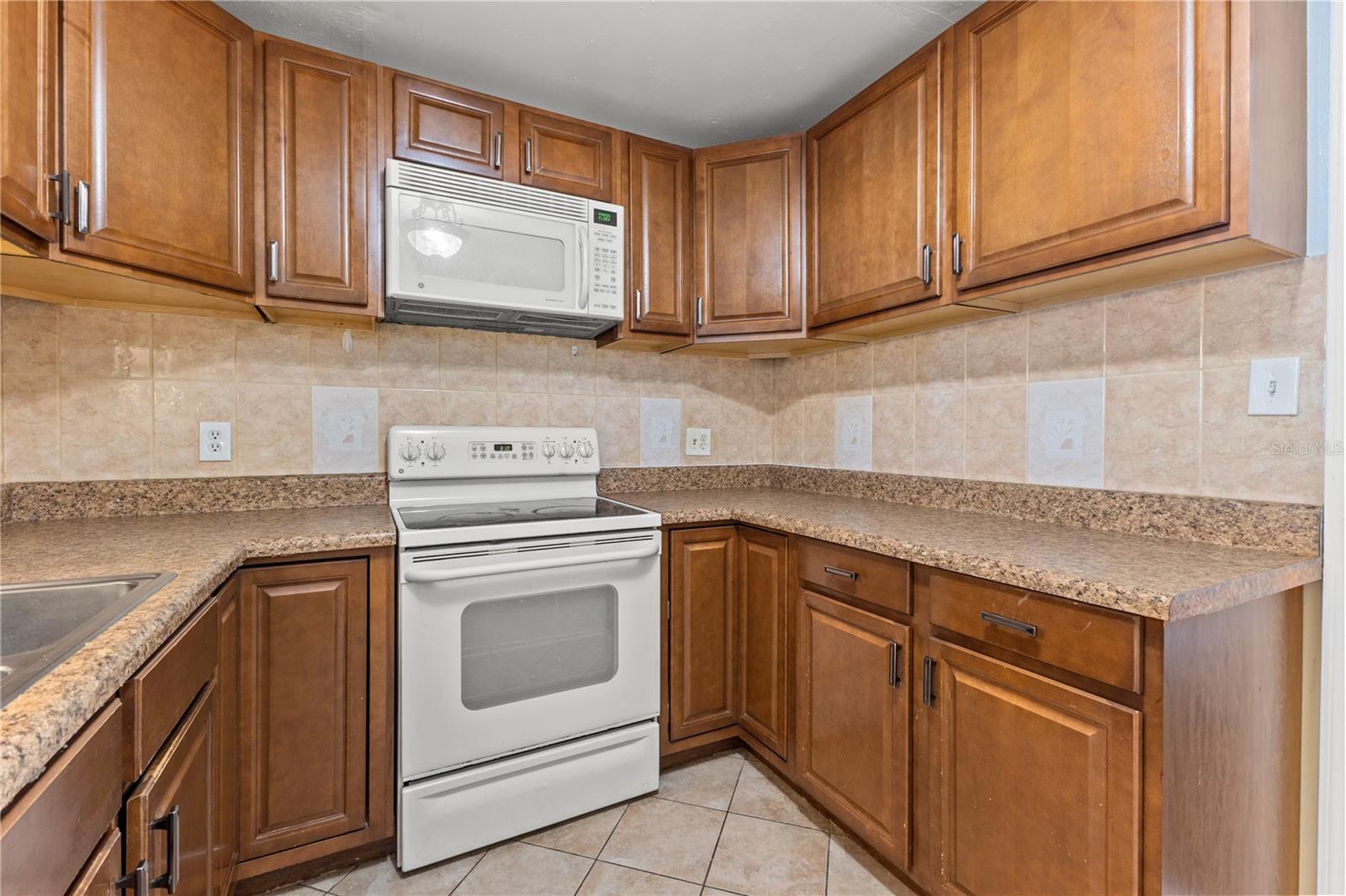 Image 5 of 27 For 1020 85th Avenue N 223