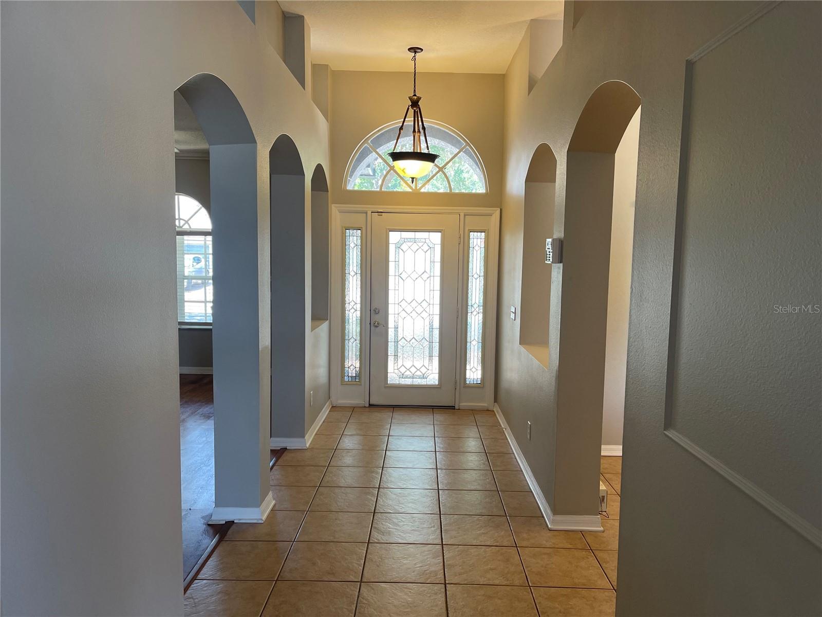 Image 3 of 16 For 11607 Grove Arcade Drive