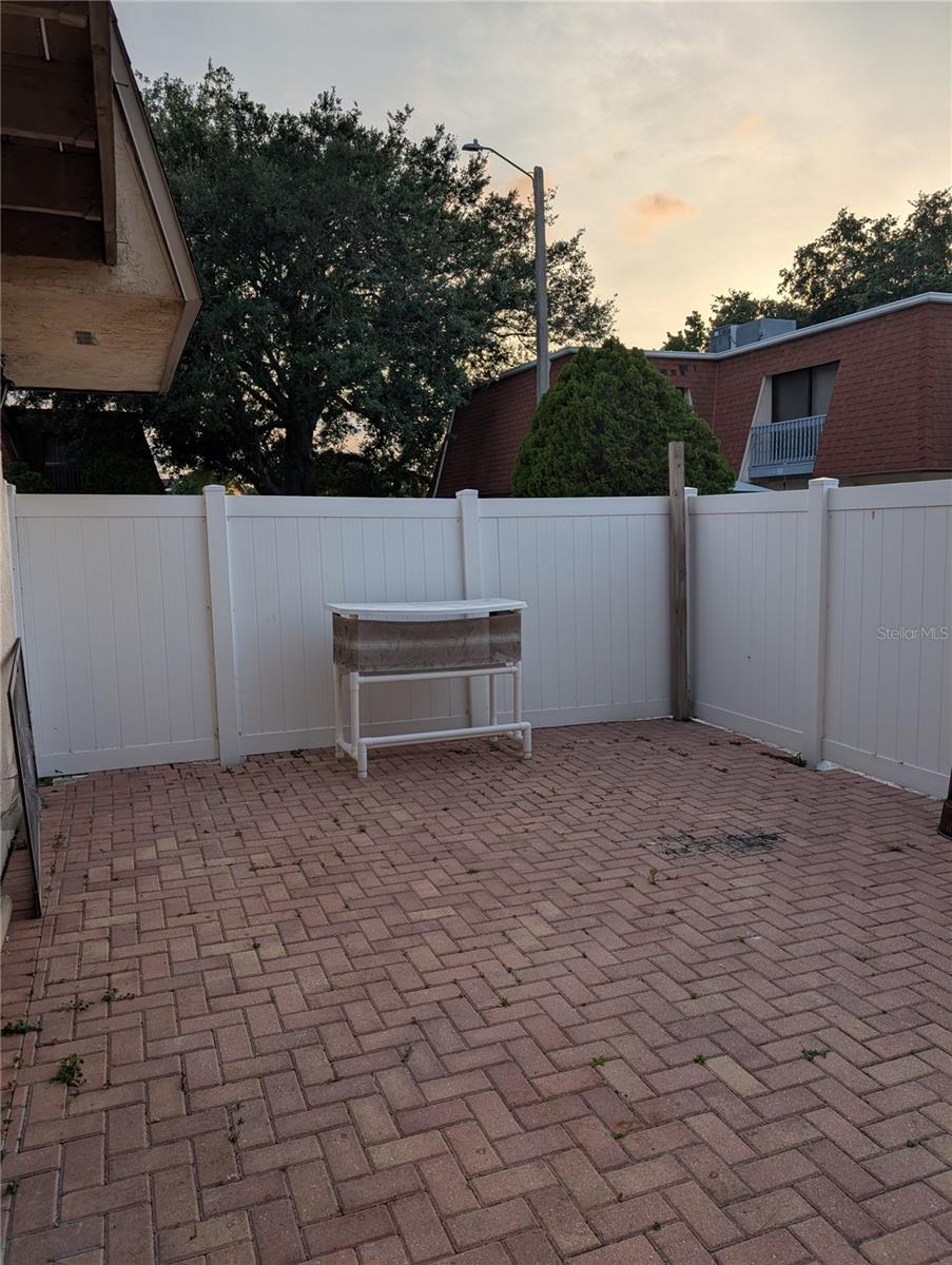 Image 8 of 8 For 8114 Oak Trace Way D
