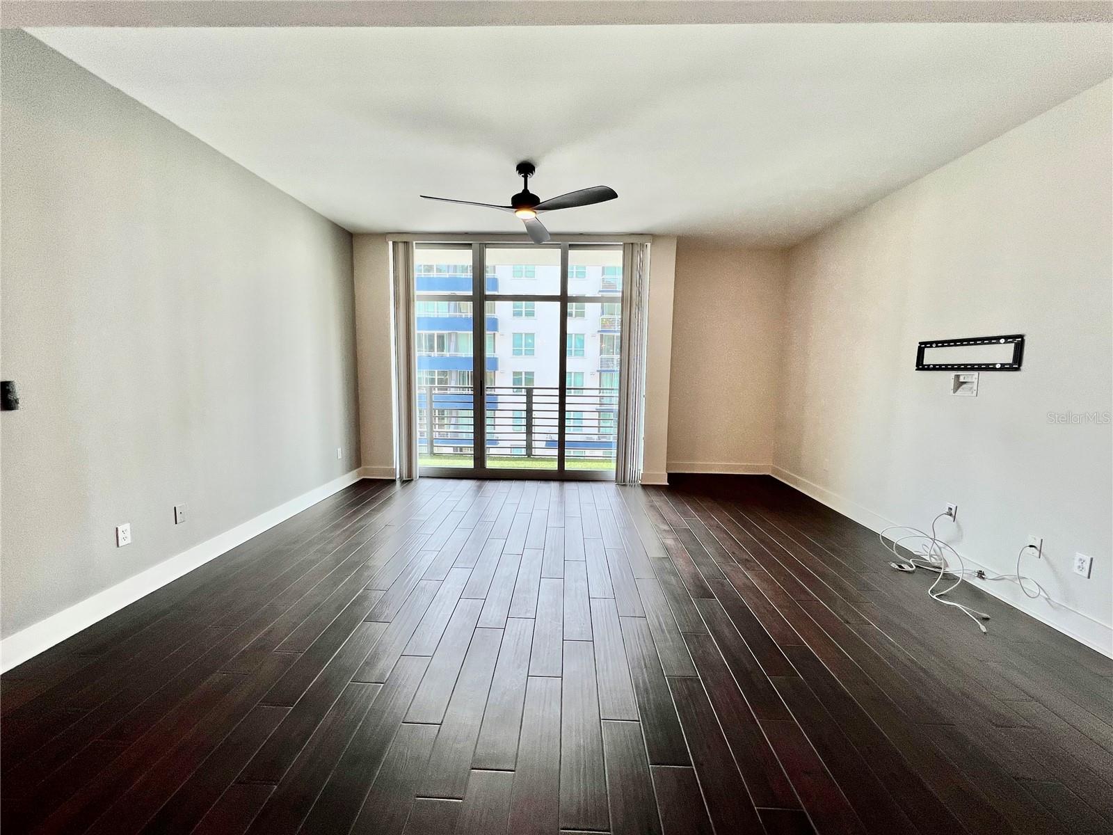 Image 12 of 32 For 1120 Kennedy Boulevard 411