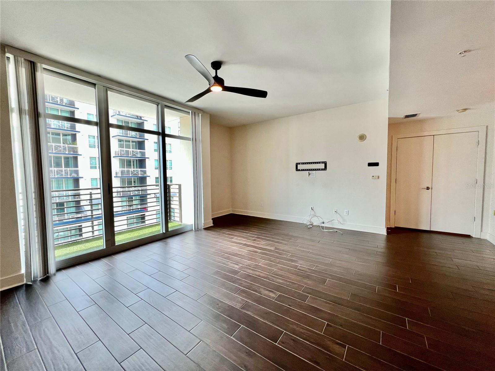 Image 13 of 32 For 1120 Kennedy Boulevard 411