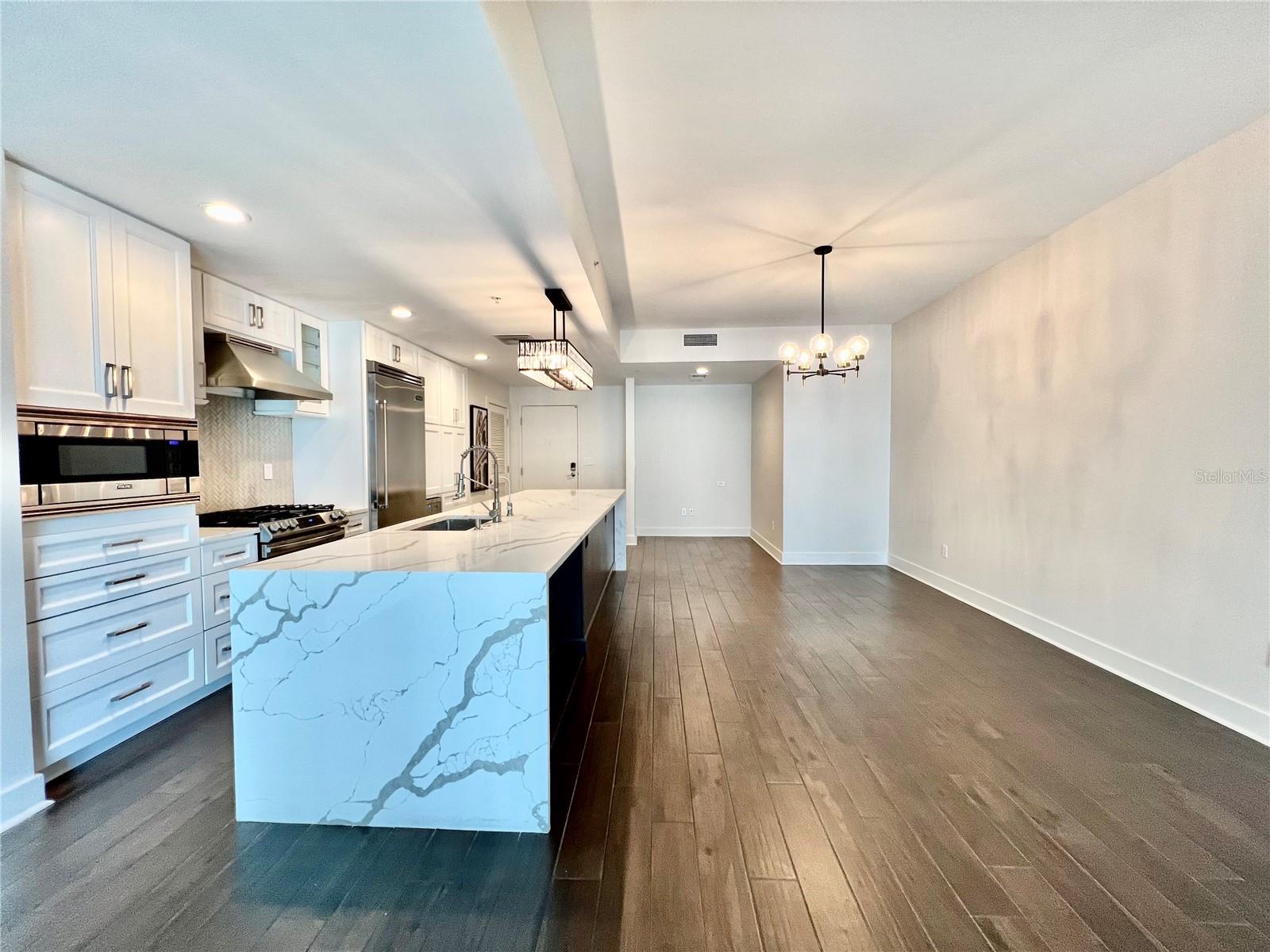 Image 2 of 32 For 1120 Kennedy Boulevard 411