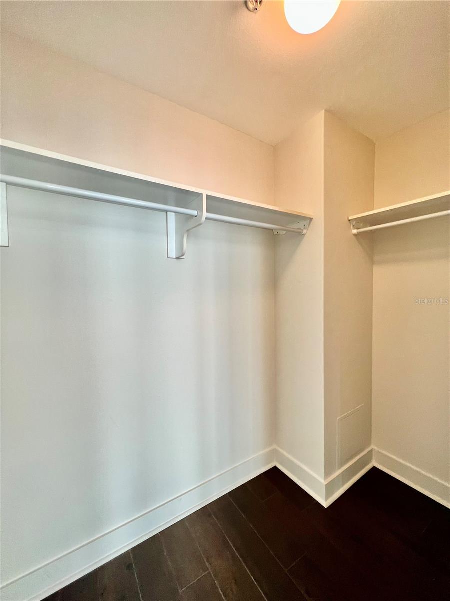 Image 26 of 32 For 1120 Kennedy Boulevard 411