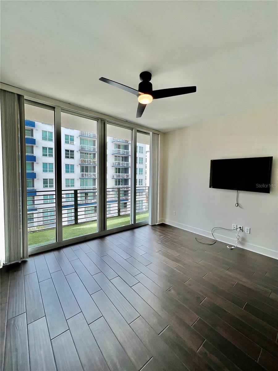 Image 28 of 32 For 1120 Kennedy Boulevard 411