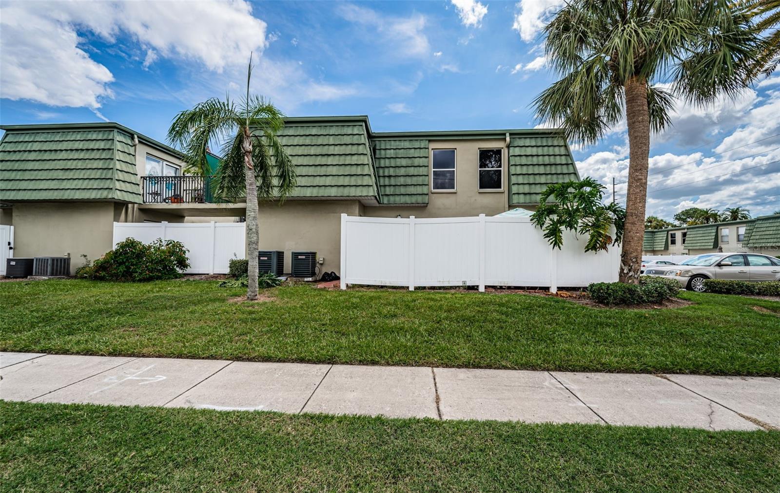 Image 3 of 39 For 1799 Highland Avenue 106