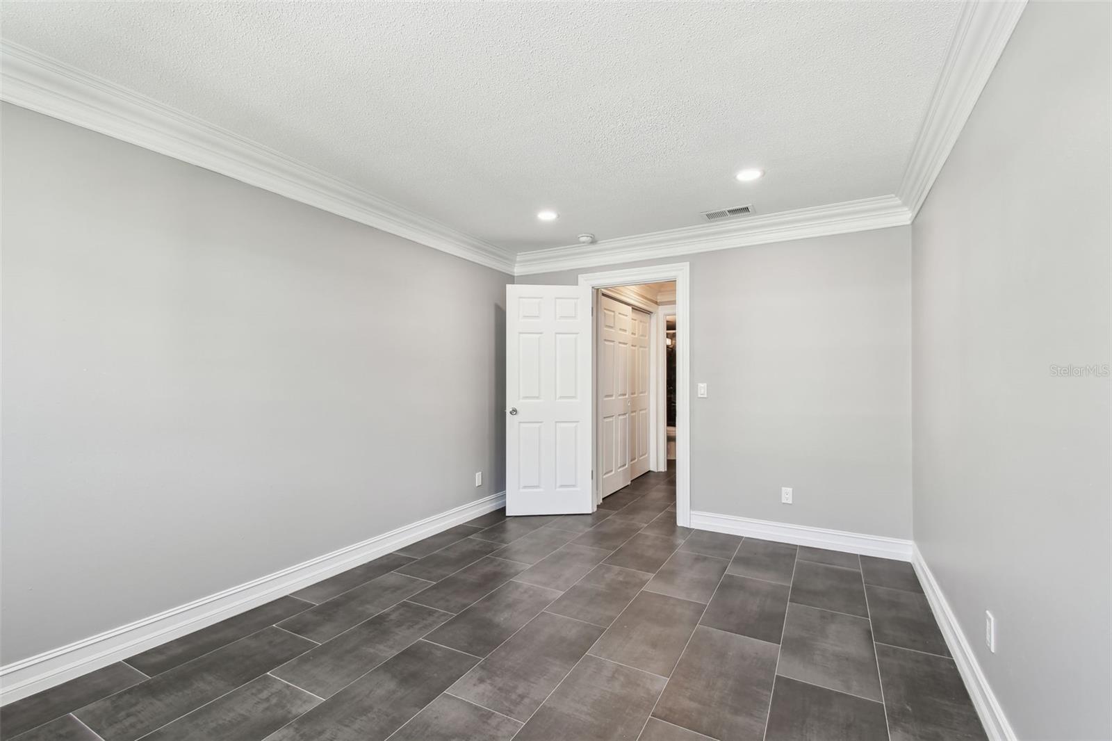 Image 19 of 50 For 2942 Bay Drive 36