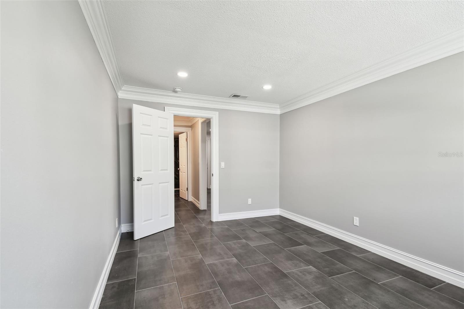 Image 20 of 50 For 2942 Bay Drive 36
