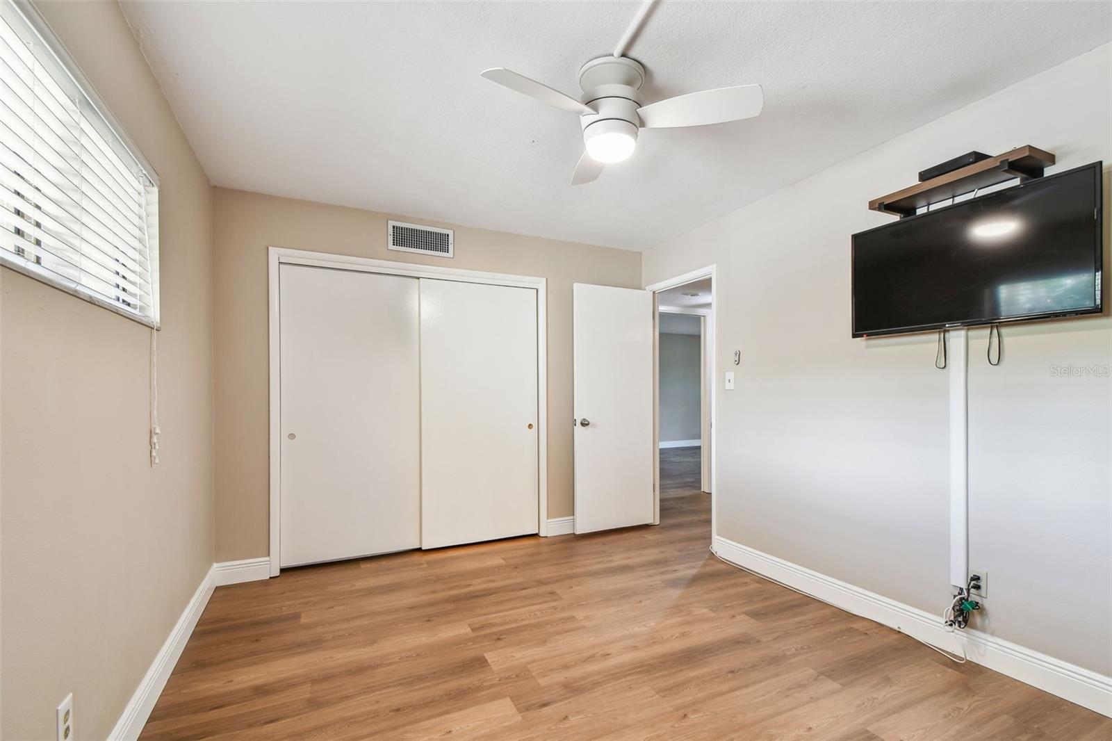Image 19 of 90 For 13618 Greenfield Drive 105