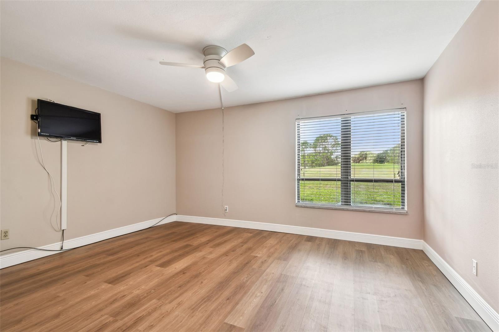 Image 24 of 90 For 13618 Greenfield Drive 105