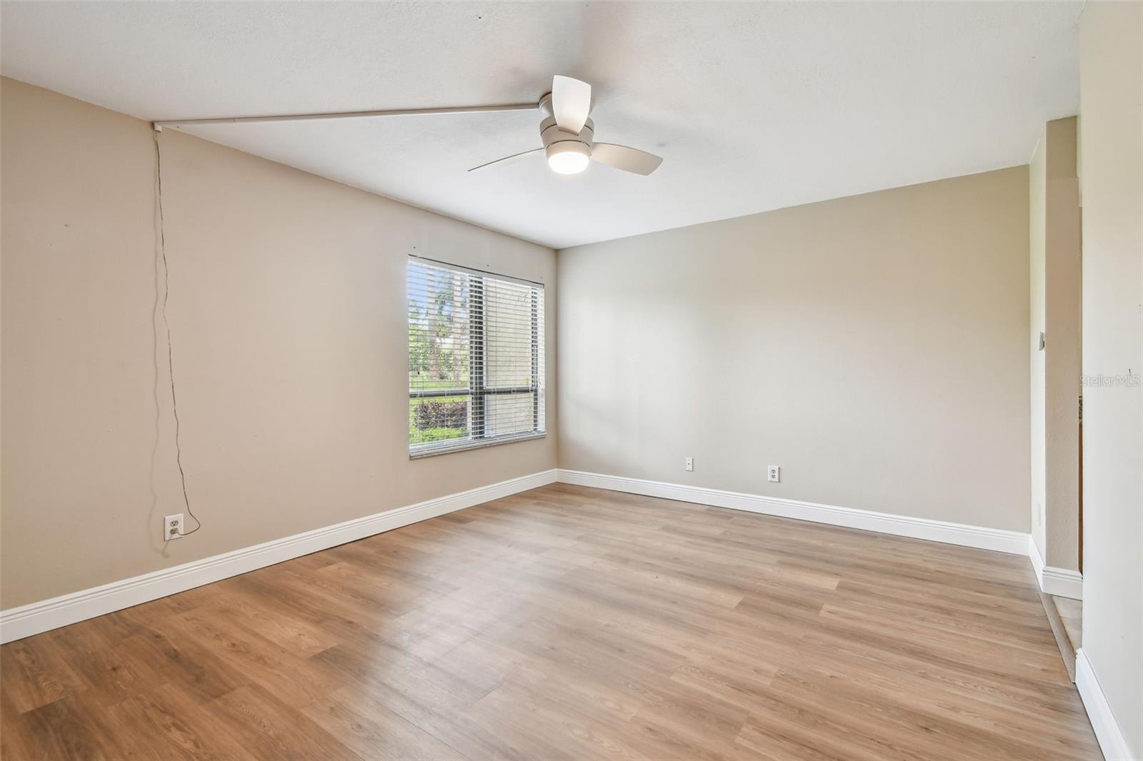 Image 25 of 90 For 13618 Greenfield Drive 105