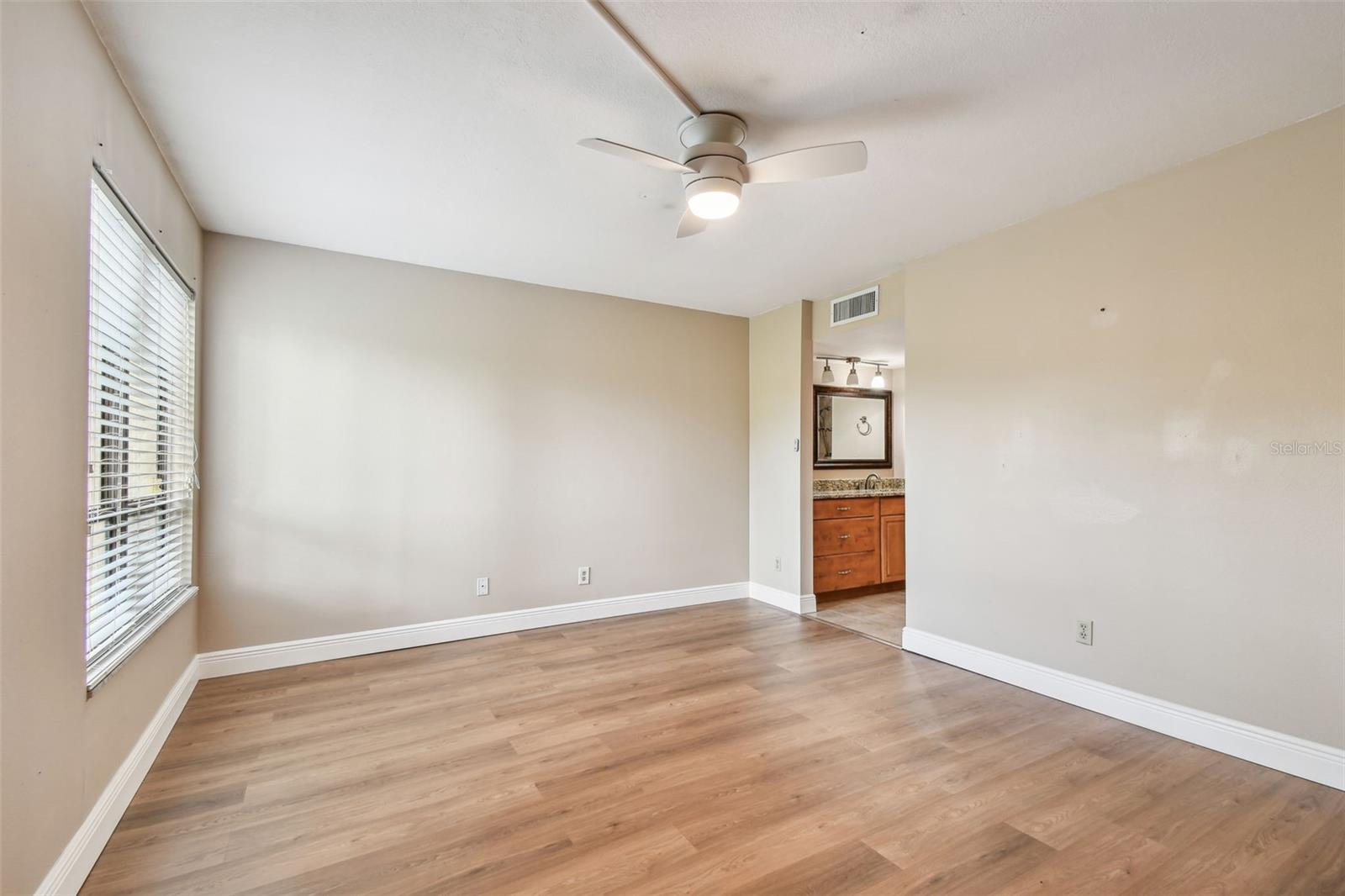 Image 27 of 90 For 13618 Greenfield Drive 105